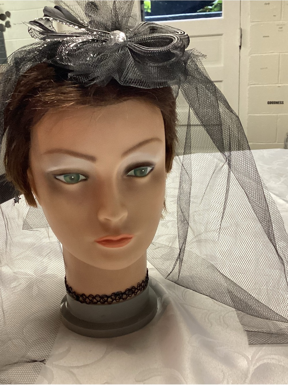 Black Veiled Fascinator Headpiece with Decorative SPIDER s too